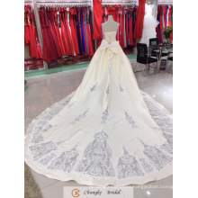 Nuevos vestidos de novia de estilo sin tirantes de cristal Applique piso de longitud capilla vestido nupcial 2017